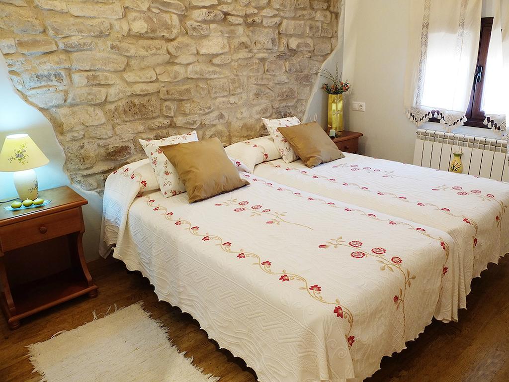 Casa Rural Marga Pension Tardienta Kamer foto